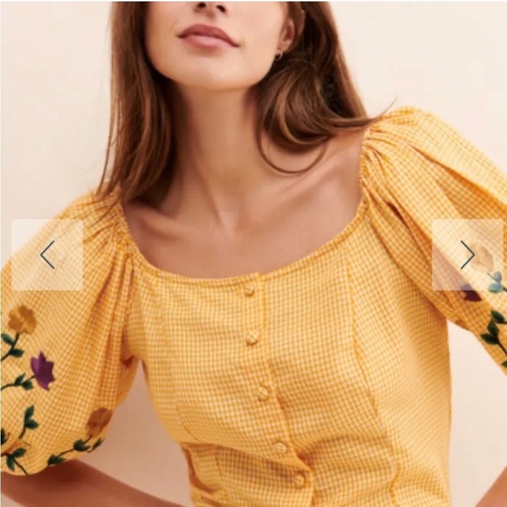 Chic Yellow Gingham Blouse with Floral Details